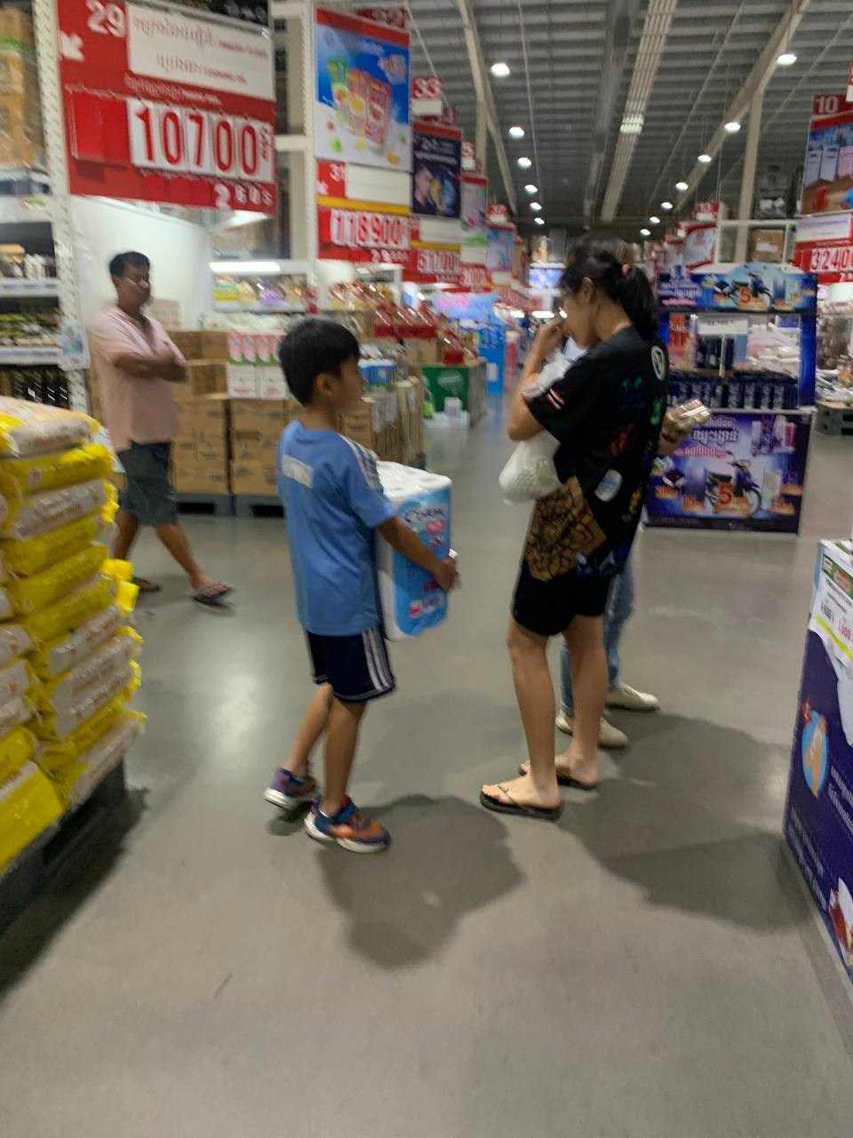 Modern Trade Distribution Boosting FMCG Sales with BJC Products at Makro Market In Cambodia - Image 14